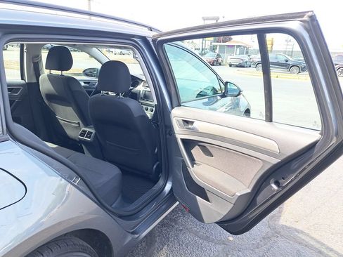 Used 2016 Volkswagen Golf S FWD image 13