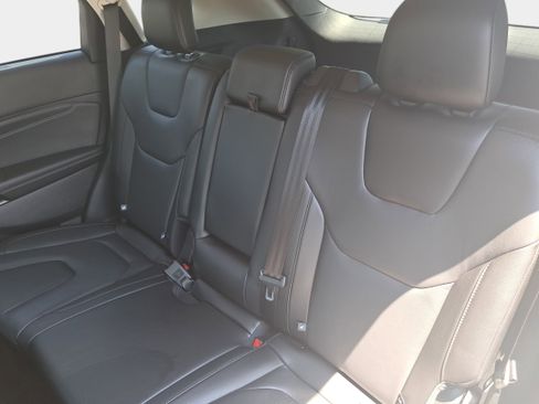 Used 2021 Ford Edge Titanium AWD/4WD image 14
