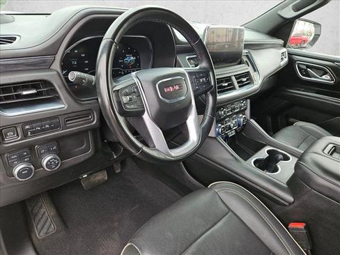 Used 2023 GMC Yukon XL SLT AWD/4WD image 9