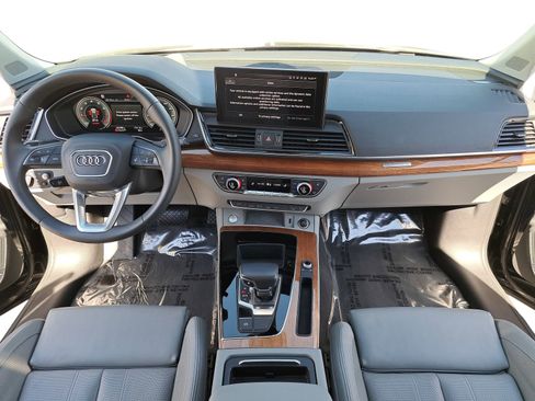 Used 2022 Audi Q5 2.0T Prestige w/ Prestige Package image 9