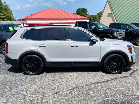 Used 2021 Kia Telluride SX w/ Nightfall Edition Package AWD/4WD image 4