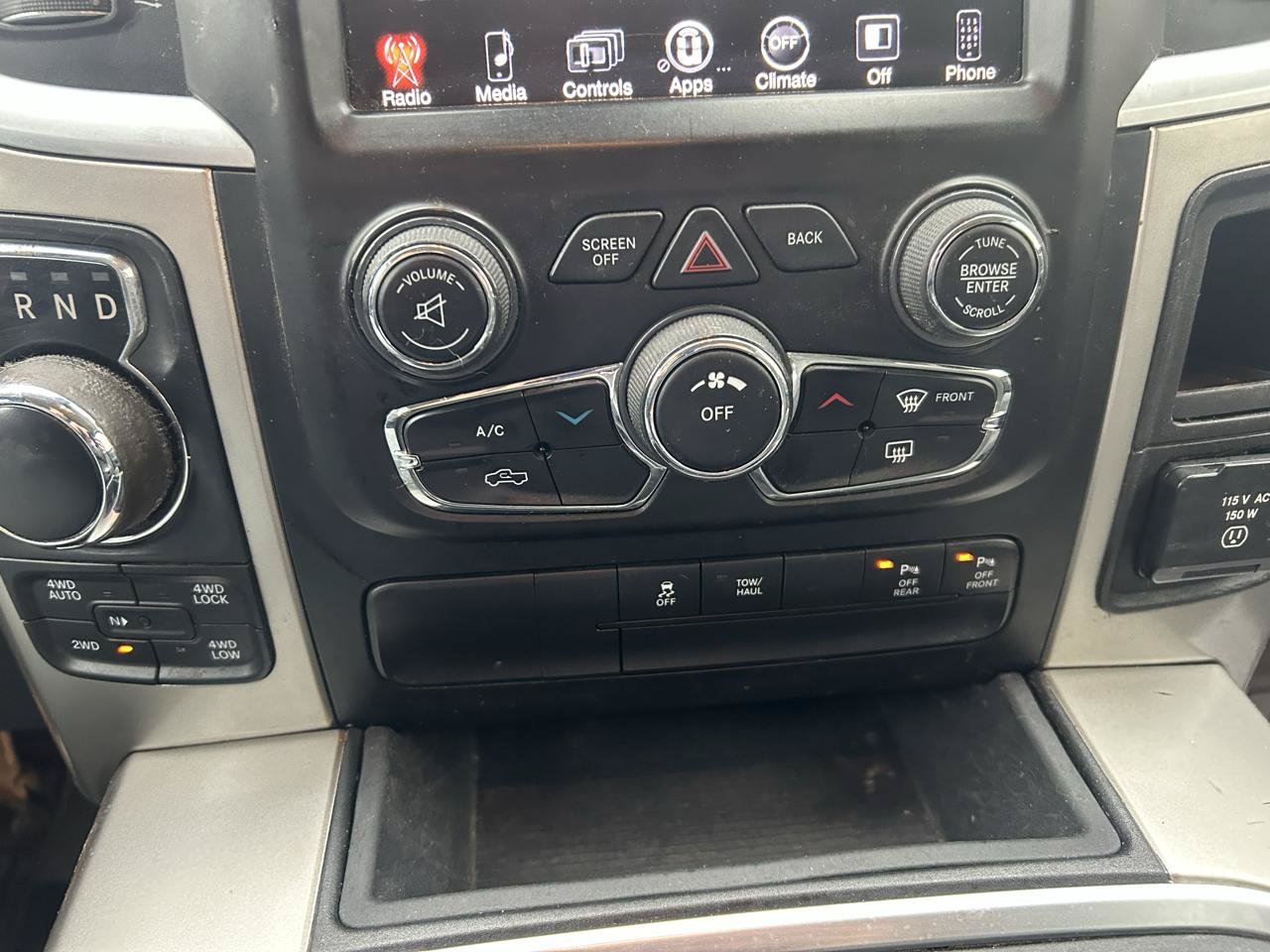 Used 2016 RAM 1500 SLT AWD/4WD image 23