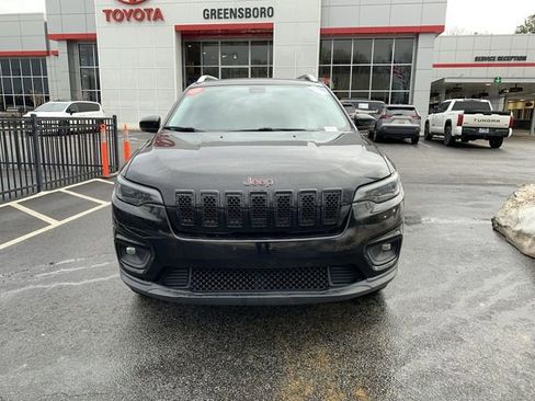 Used 2020 Jeep Cherokee Latitude Plus image 3