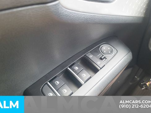 Used 2025 Kia Soul LX w/ LX Technology Package FWD image 15