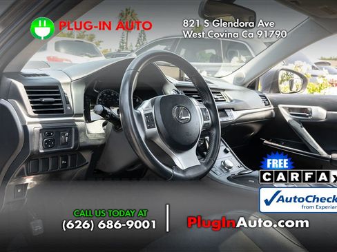 Used 2013 Lexus CT 200h w/ Leather Pkg FWD image 8