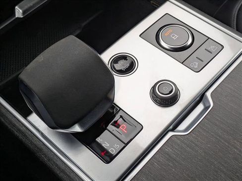 Used 2023 Land Rover Range Rover SE image 12