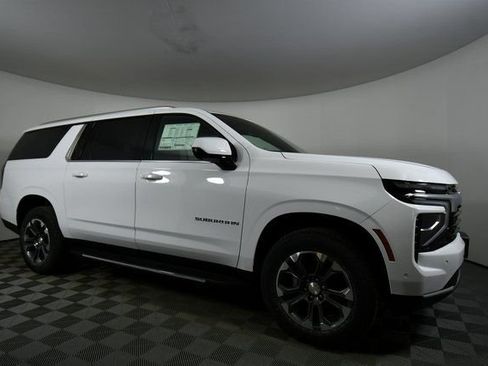 New 2026 Chevrolet Suburban LS image 9