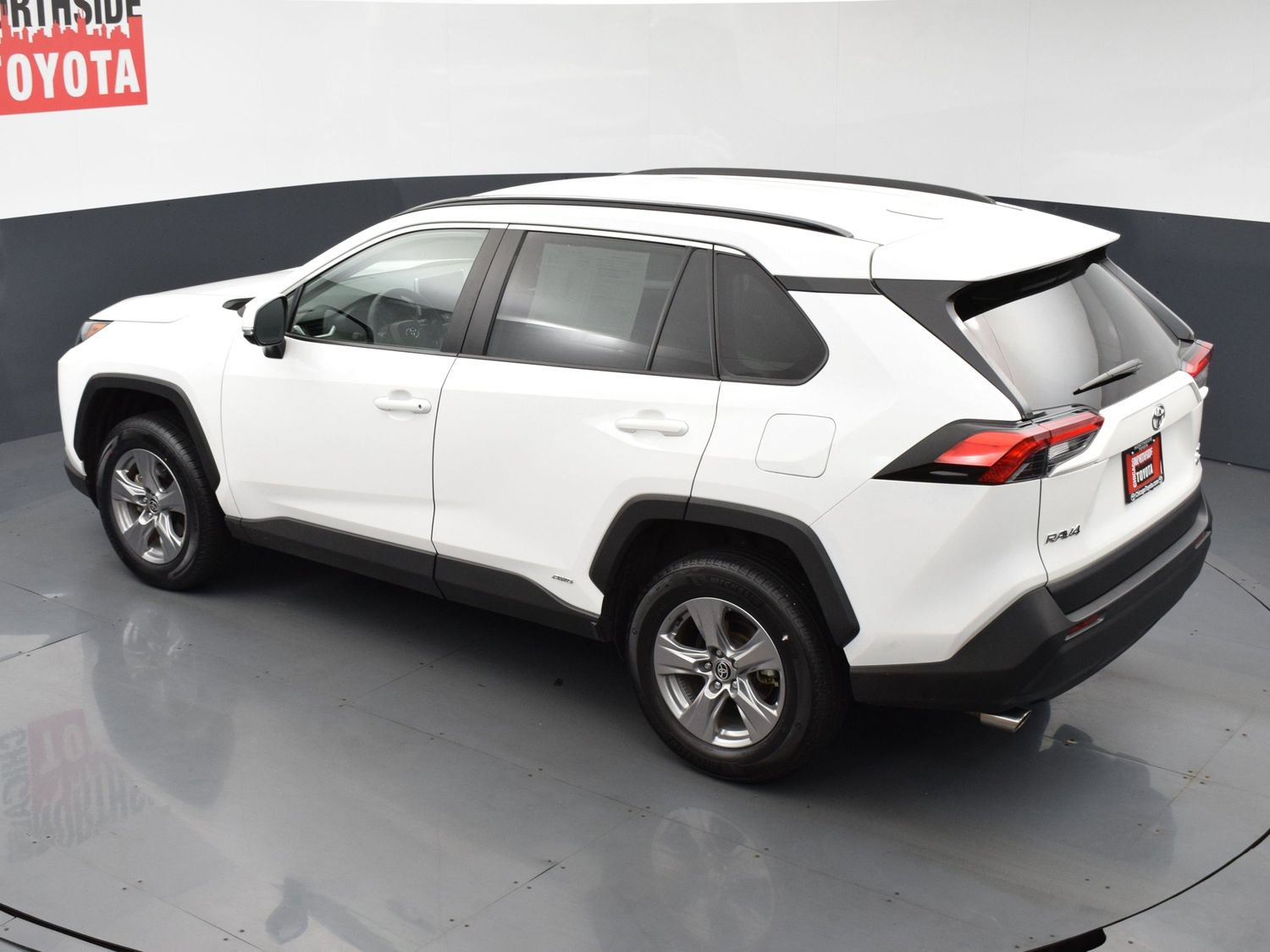 Used 2025 Toyota RAV4 XLE AWD/4WD image 18