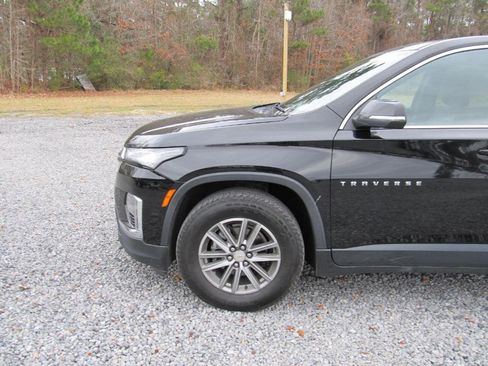 Used 2023 Chevrolet Traverse LT image 10