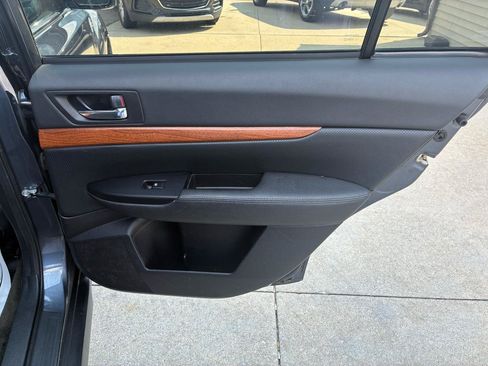 Used 2014 Subaru Outback 2.5i Limited w/ Moonroof Package AWD/4WD image 14