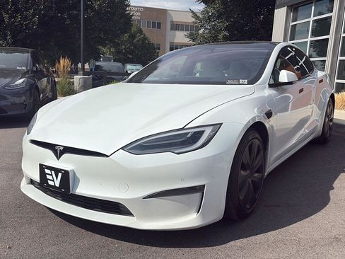 Used 2022 Tesla Model S Plaid AWD/4WD image 4