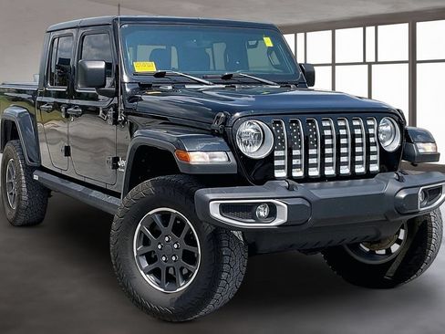 Used 2020 Jeep Gladiator Overland w/ Popular Equipment Package AWD/4WD image 3