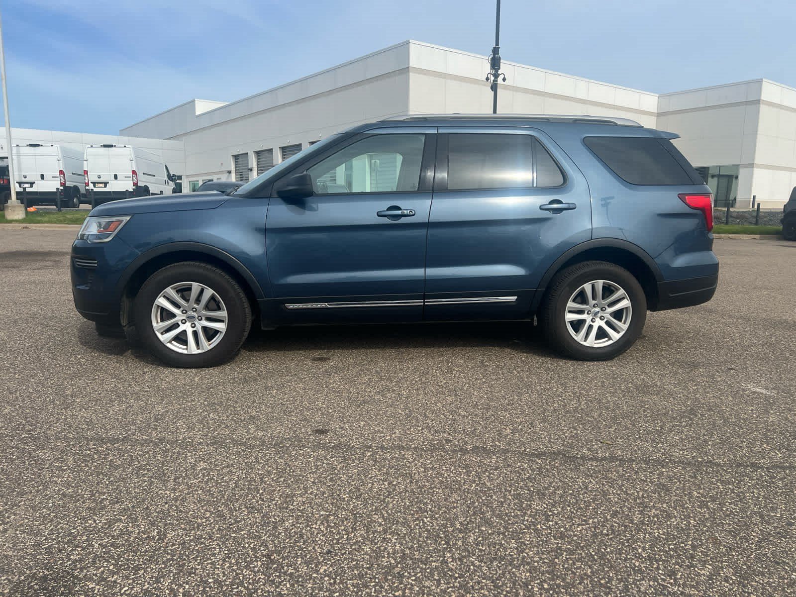 Used 2019 Ford Explorer XLT w/ Class III Trailer Tow Package AWD/4WD image 4