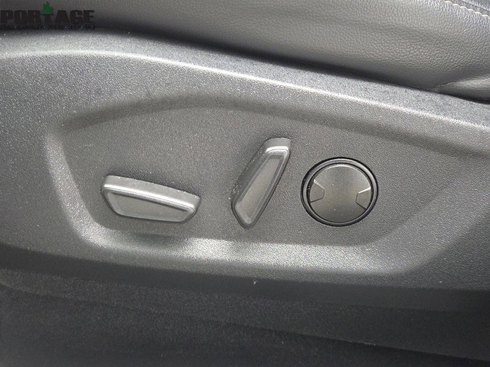 Used 2024 Ford Edge SEL AWD/4WD image 17