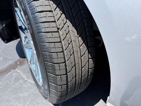 Used 2012 Chrysler 300 Limited RWD image 10