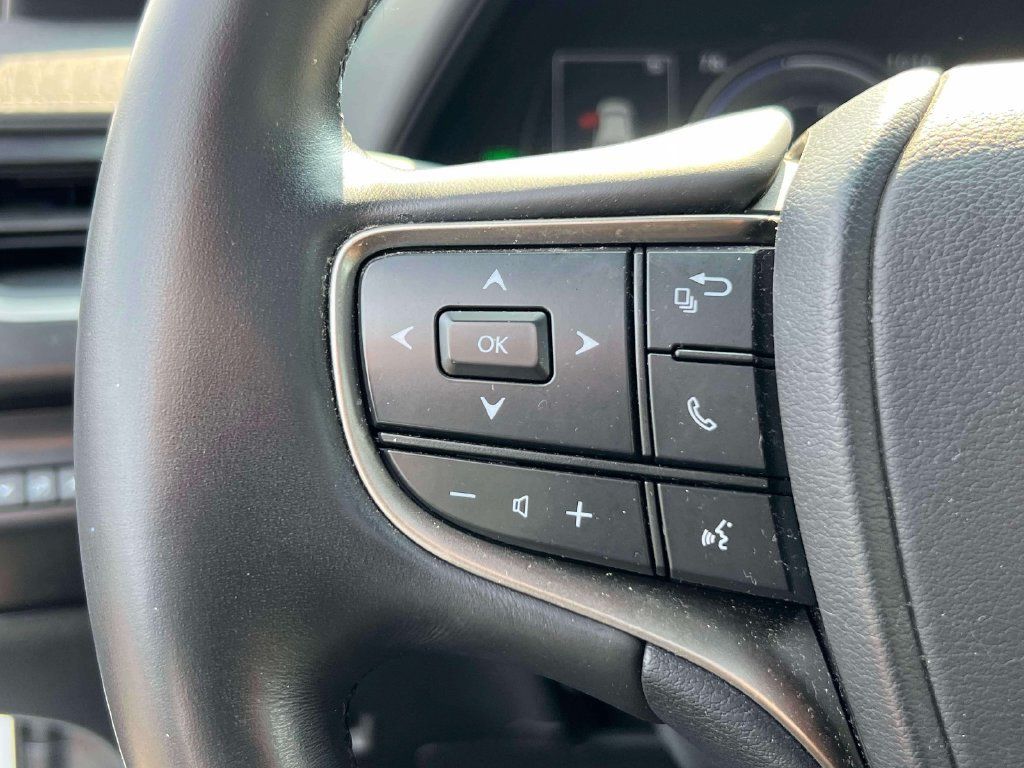 Used 2024 Lexus UX 250h F Sport AWD/4WD image 21
