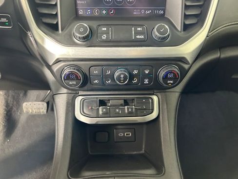 Used 2023 GMC Acadia SLE w/ Driver Convenience Package image 24