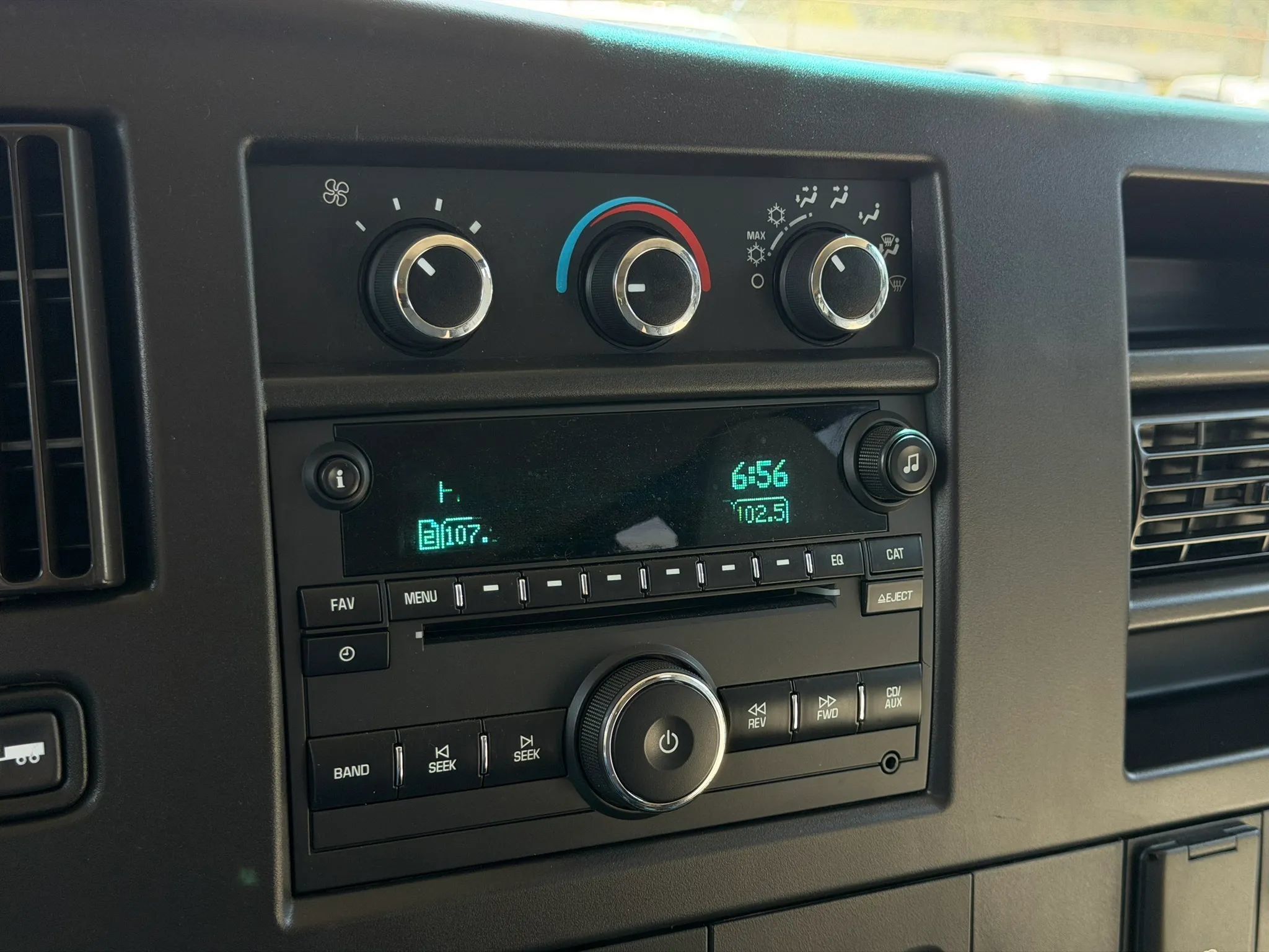 Used 2019 Chevrolet Express 3500 LS RWD image 31