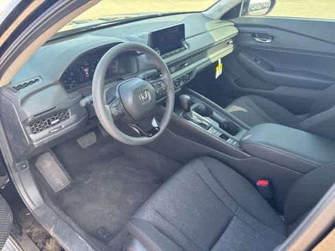 Used 2025 Honda Accord SE image 9