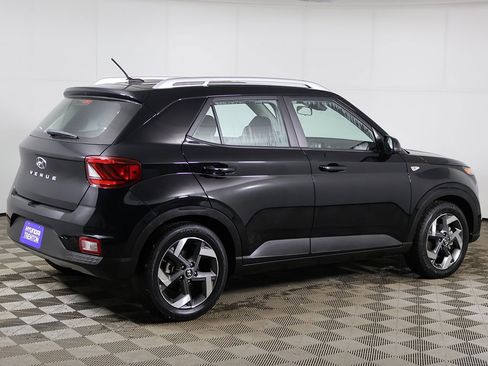 Used 2023 Hyundai Venue SEL w/ Cargo Package image 8