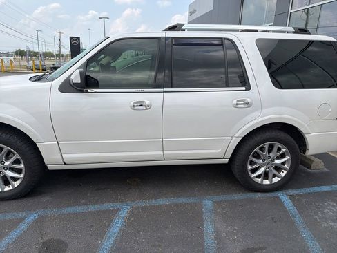 Used 2017 Ford Expedition Limited w/ Equipment Group 301A RWD image 2