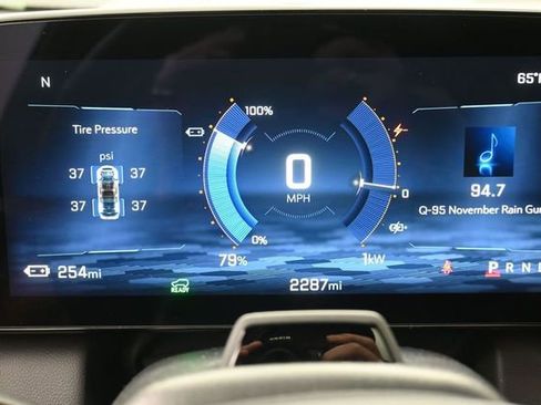Used 2025 Chevrolet Equinox EV RS w/ Active Safety Package 3 FWD image 9