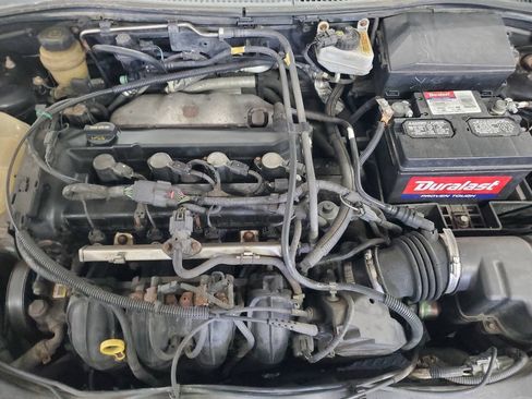 Used 2005 Ford Focus ST FWD image 4