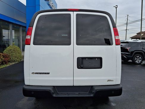 Used 2023 Chevrolet Express 3500 LS RWD image 5