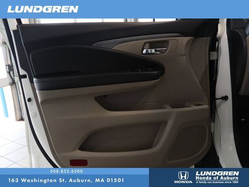 Used 2017 Honda Pilot EX-L image 10