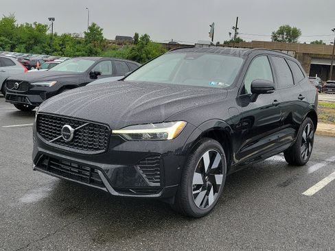 Certified 2025 Volvo XC60 T8 Plus w/ Protection Package Premier AWD/4WD image 2