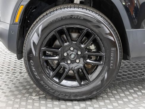 Used 2025 Land Rover Defender 110 S AWD/4WD image 7