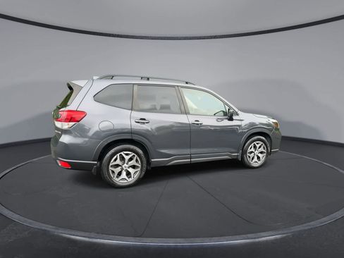 Used 2021 Subaru Forester Premium AWD/4WD image 8
