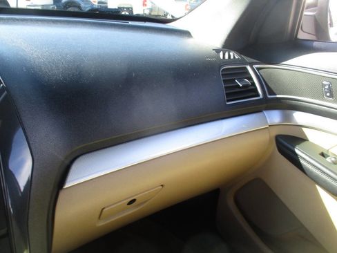 Used 2017 Ford Explorer XLT w/ Equipment Group 201A image 33