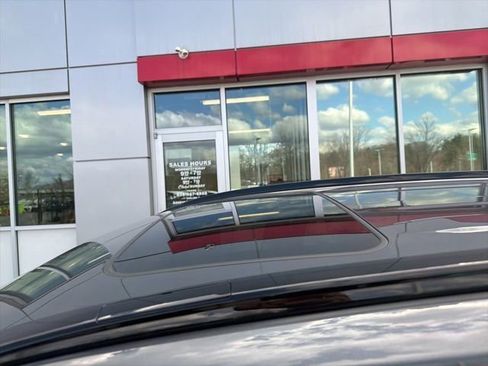 Used 2023 Toyota RAV4 XLE Premium image 7