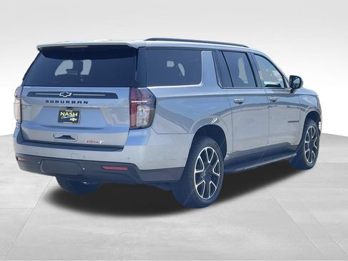 Used 2023 Chevrolet Suburban RST AWD/4WD image 3