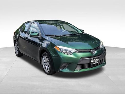Used 2015 Toyota Corolla LE FWD image 2