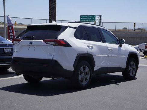 Used 2024 Toyota RAV4 LE AWD/4WD image 4