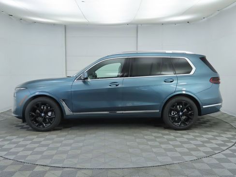 New 2026 BMW X7 xDrive40i w/ Premium Package image 8