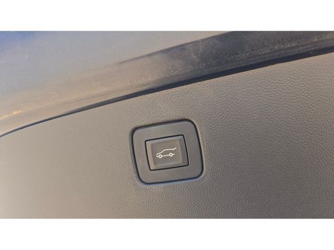 Used 2025 Buick Envista Sport Touring w/ Convenience II Package FWD image 14