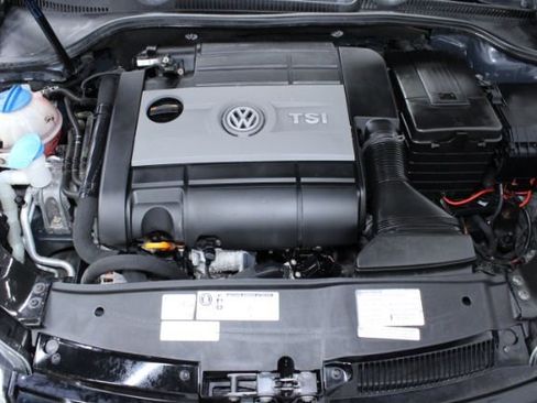 Used 2013 Volkswagen Golf 4-Door image 24