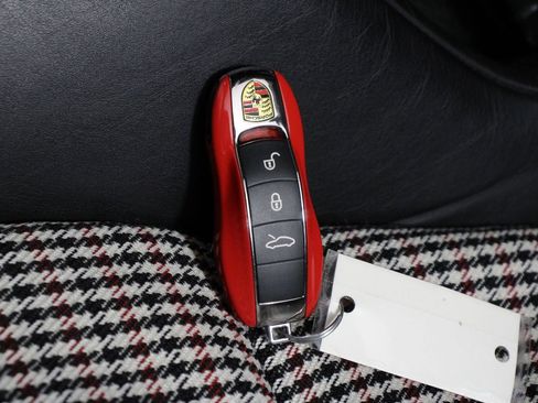 Certified 2019 Porsche 911 Carrera T RWD image 30