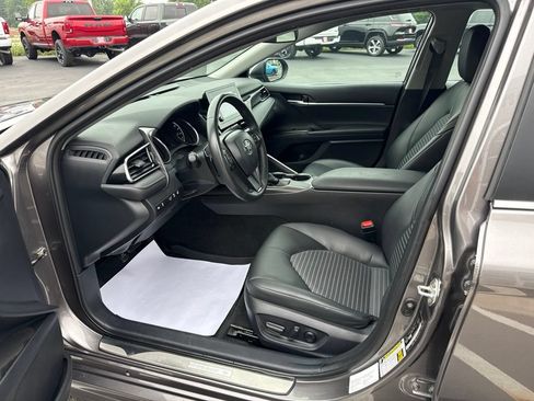 Used 2024 Toyota Camry SE FWD image 11