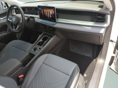New 2026 Volkswagen Tiguan SE AWD/4WD image 19