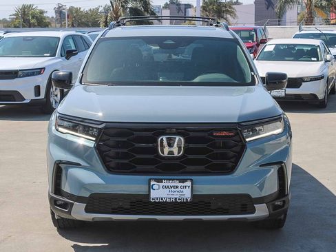 Used 2024 Honda Pilot TrailSport image 2