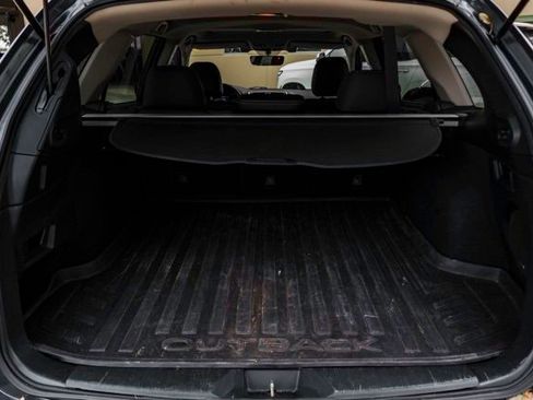 Used 2019 Subaru Outback 3.6R Limited image 6