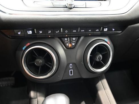 Used 2019 Chevrolet Blazer LT AWD/4WD image 17