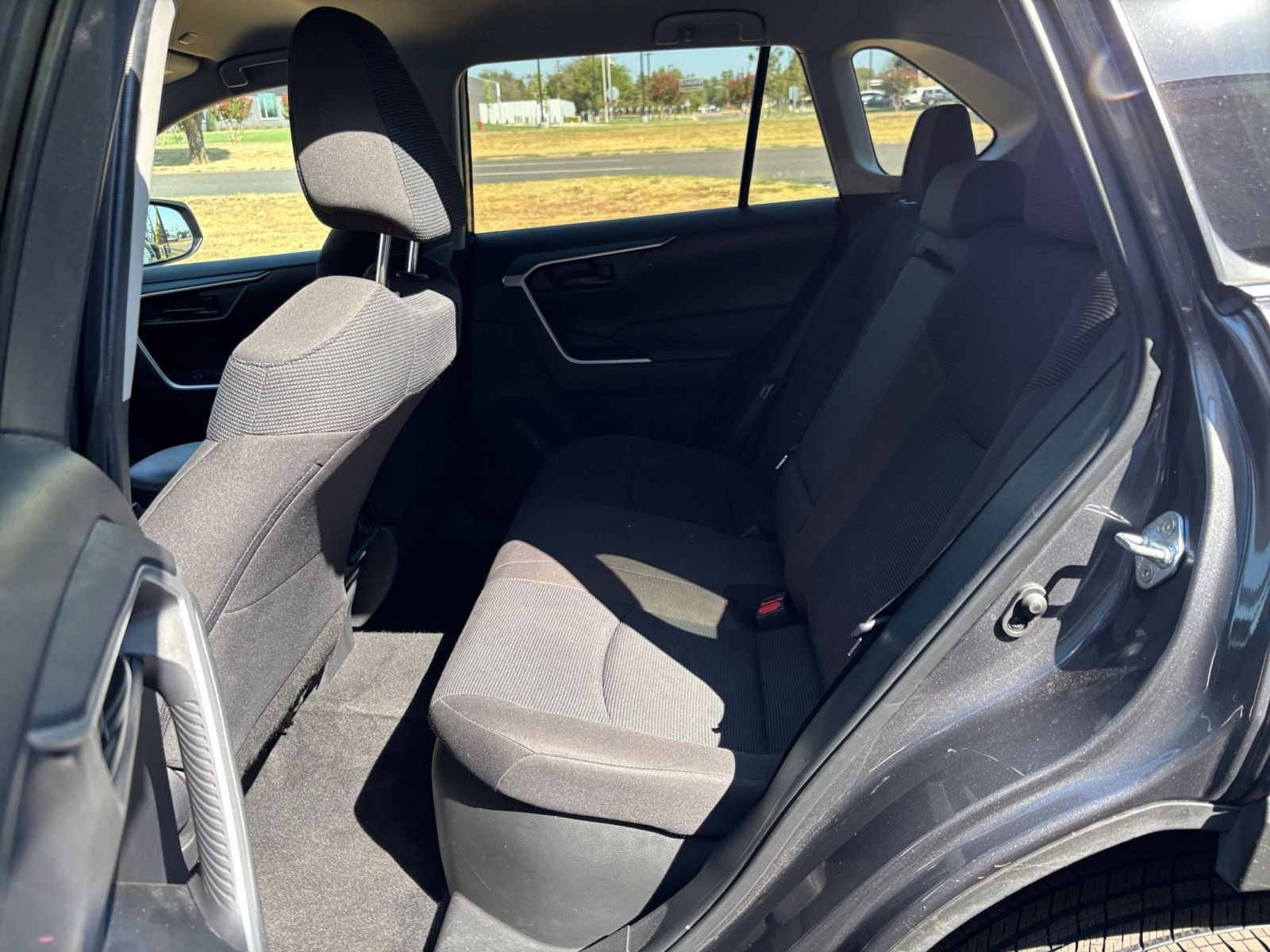 Used 2024 Toyota RAV4 LE AWD/4WD image 24