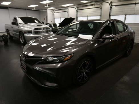 Used 2024 Toyota Camry SE w/ Cold Weather Package FWD image 4