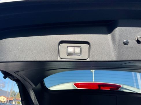 Used 2025 Nissan Rogue SV FWD image 23