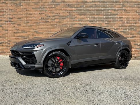 Used 2022 Lamborghini Urus image 1